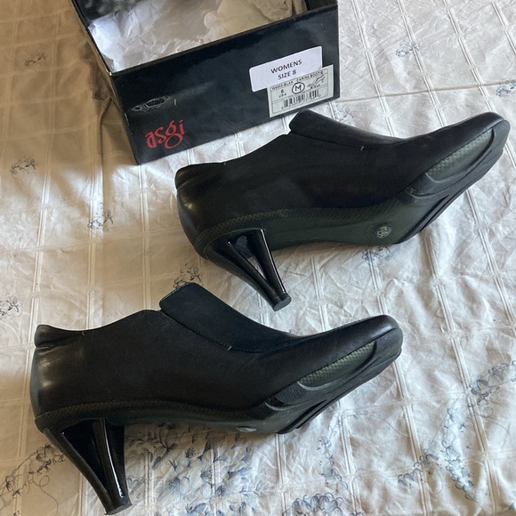 ASGI Carina Bootie Size 8 black great condition - Picture 7 of 8